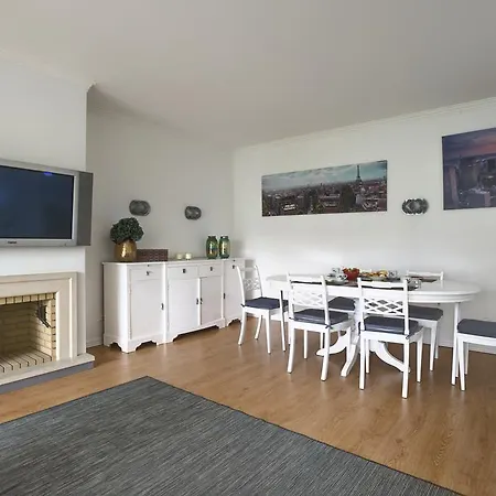 Апартаменти Saldanha Election Pliving Apartment